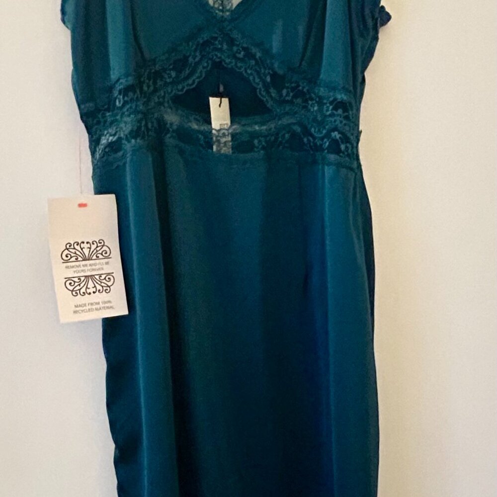 Never Fully Dressed Teal Lace and Satin Dress - Picture 7 of 7